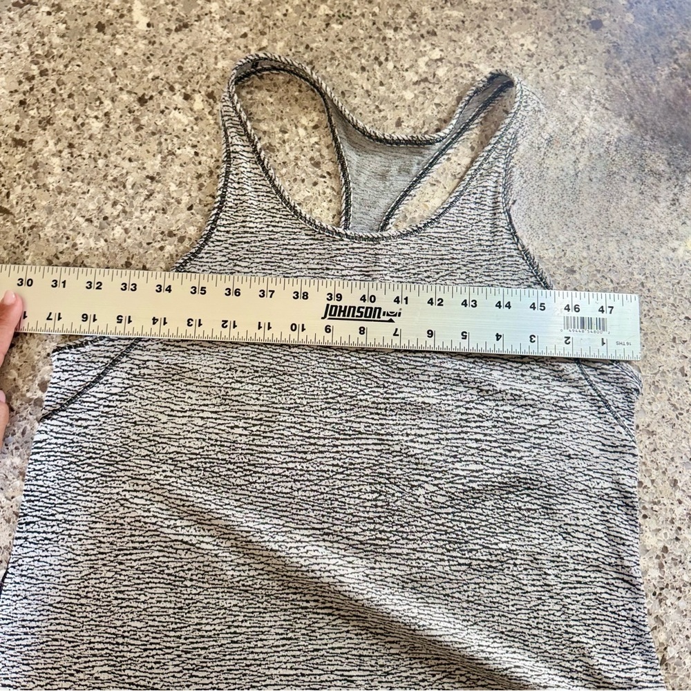 Lululemon l Long Distance Tank l Sheer Luon Pebble Jacquard White/Black - Picture 5 of 14